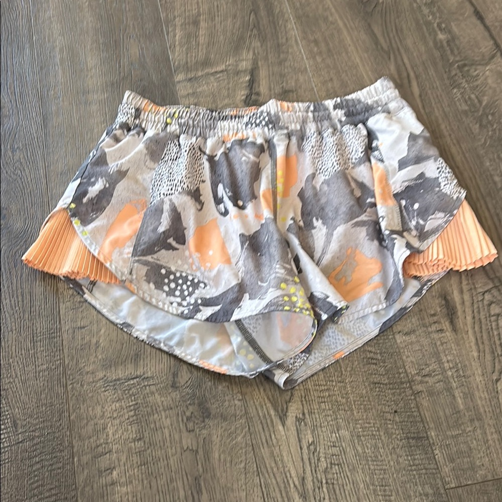 Lululemom Gray and Orange Women's Shorts size 6